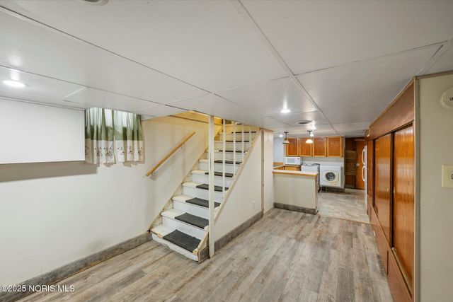 1861 Tremainsville Road, Toledo, OH 43613