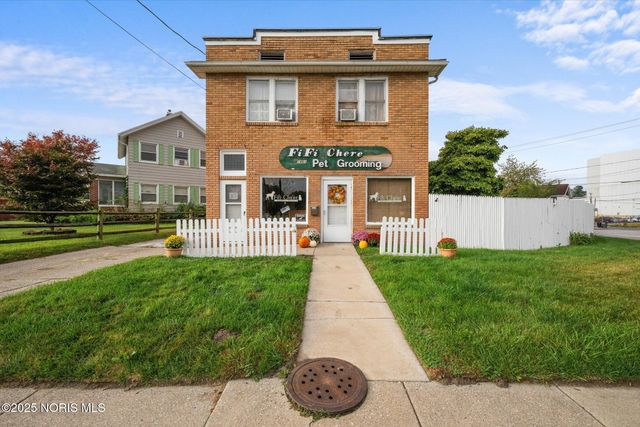 1861 Tremainsville Road, Toledo, OH 43613