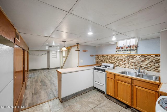 1861 Tremainsville Road, Toledo, OH 43613