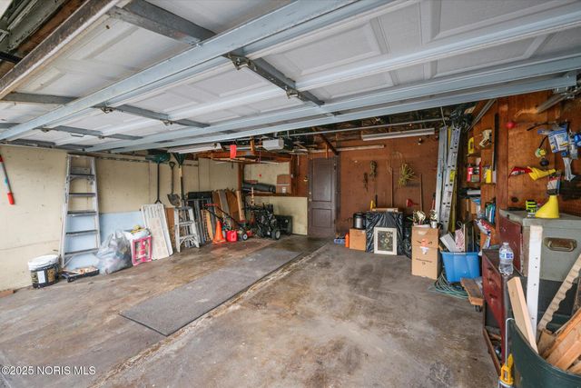 1861 Tremainsville Road, Toledo, OH 43613