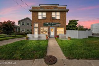 1861 Tremainsville Road, Toledo, OH 43613