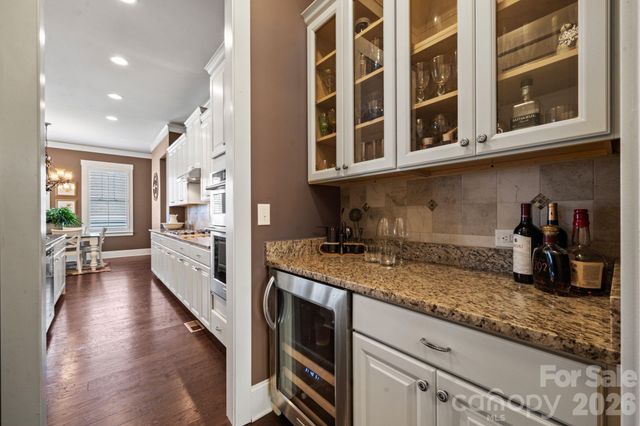 2319 Lochview Street, Pineville, NC 28134