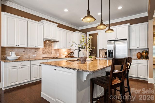 2319 Lochview Street, Pineville, NC 28134