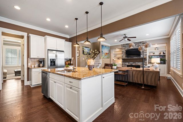 2319 Lochview Street, Pineville, NC 28134