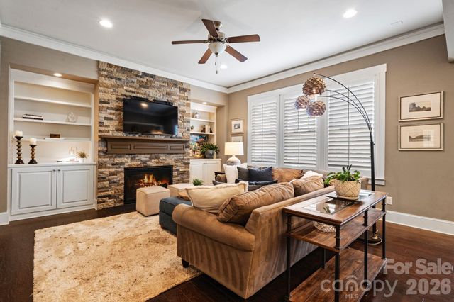 2319 Lochview Street, Pineville, NC 28134