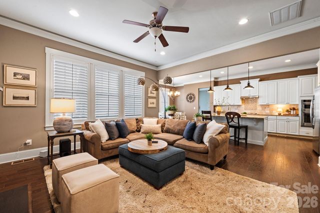 2319 Lochview Street, Pineville, NC 28134