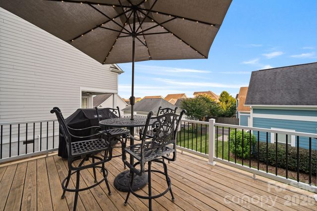 2319 Lochview Street, Pineville, NC 28134