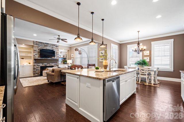 2319 Lochview Street, Pineville, NC 28134