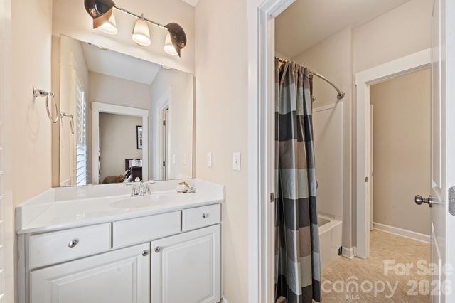 2319 Lochview Street, Pineville, NC 28134
