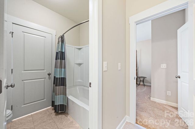 2319 Lochview Street, Pineville, NC 28134