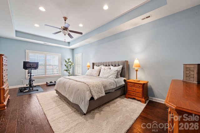 2319 Lochview Street, Pineville, NC 28134
