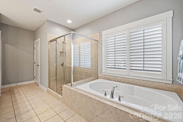 2319 Lochview Street, Pineville, NC 28134
