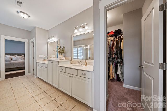 2319 Lochview Street, Pineville, NC 28134
