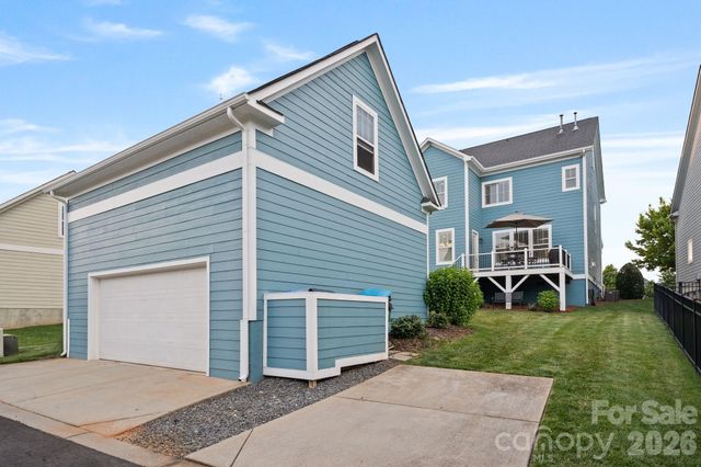2319 Lochview Street, Pineville, NC 28134