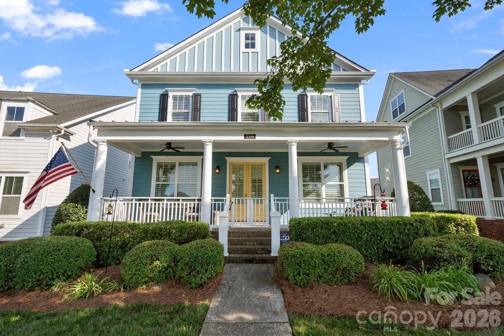 2319 Lochview Street, Pineville, NC 28134