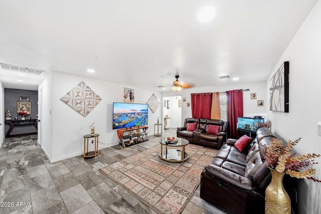8117 W ELM Street, Phoenix, AZ 85033