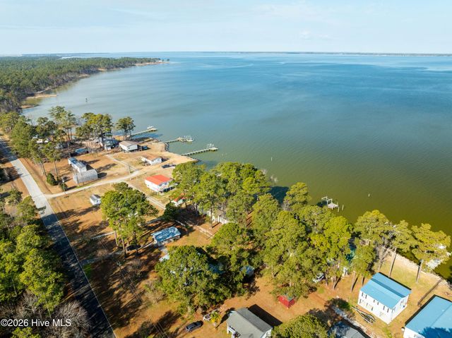 2995 Hickory Point Road, Aurora, NC 27806