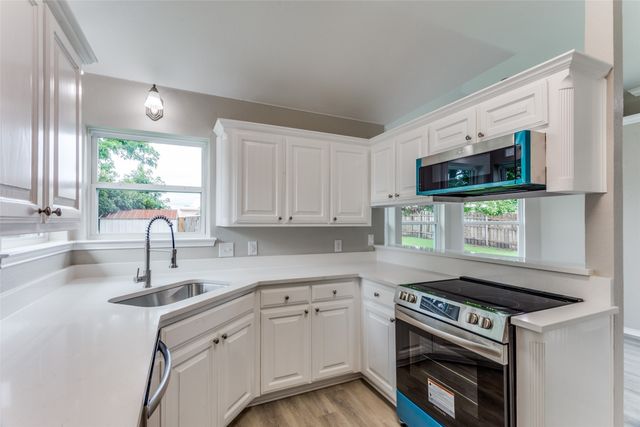 1001 Rolling Meadows Drive, Burleson, TX 76028
