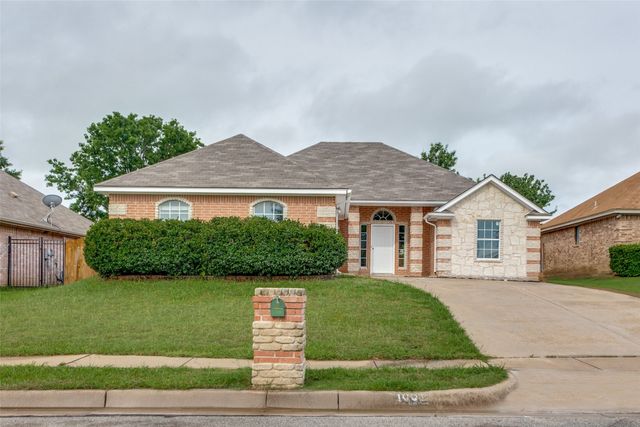 1001 Rolling Meadows Drive, Burleson, TX 76028