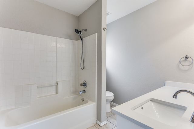 1001 Rolling Meadows Drive, Burleson, TX 76028