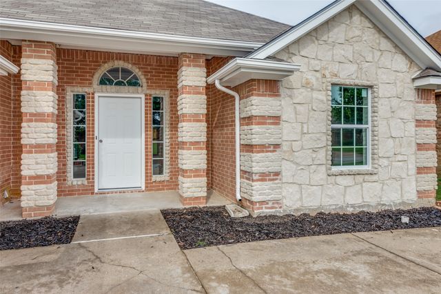 1001 Rolling Meadows Drive, Burleson, TX 76028