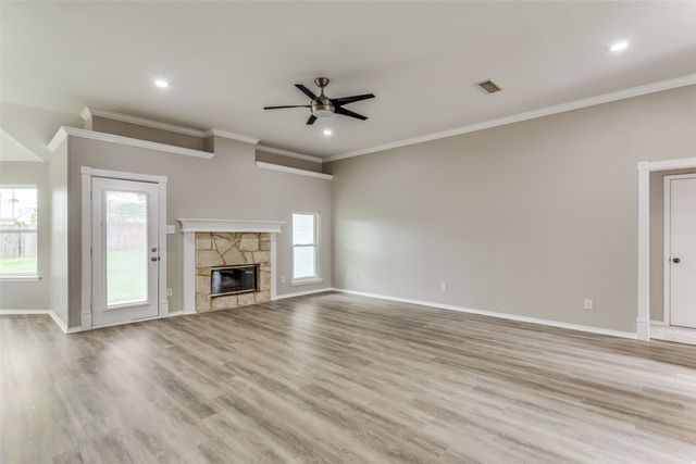 1001 Rolling Meadows Drive, Burleson, TX 76028