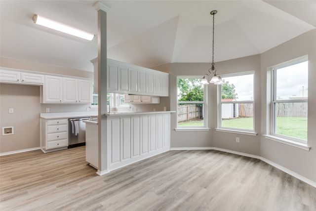 1001 Rolling Meadows Drive, Burleson, TX 76028