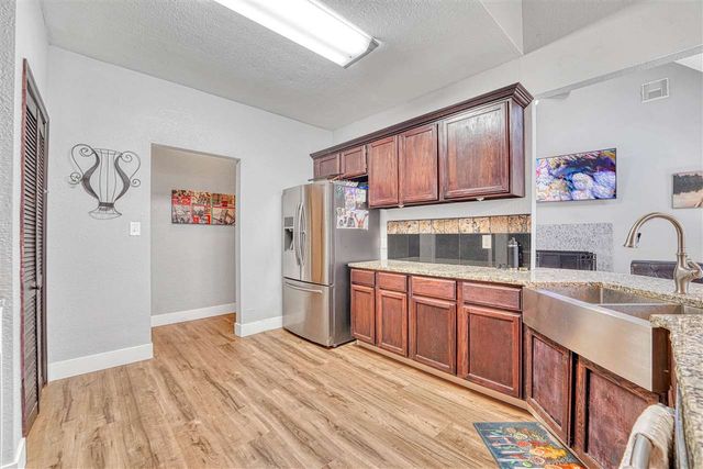 130 Stardust Cir, Walters, OK 73572