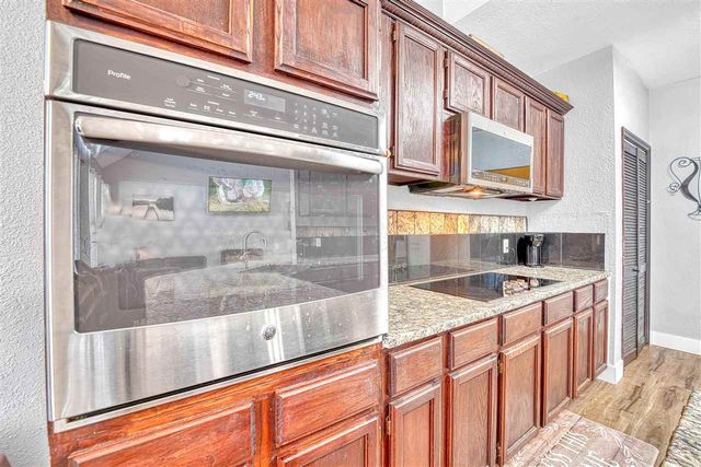 130 Stardust Cir, Walters, OK 73572