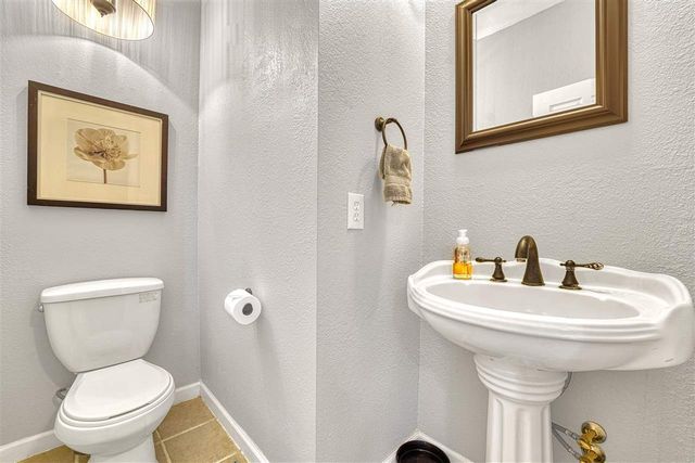 130 Stardust Cir, Walters, OK 73572