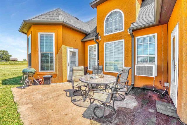 130 Stardust Cir, Walters, OK 73572