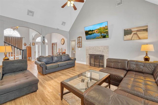 130 Stardust Cir, Walters, OK 73572