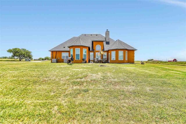 130 Stardust Cir, Walters, OK 73572