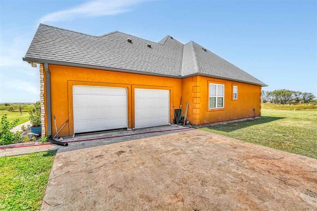130 Stardust Cir, Walters, OK 73572