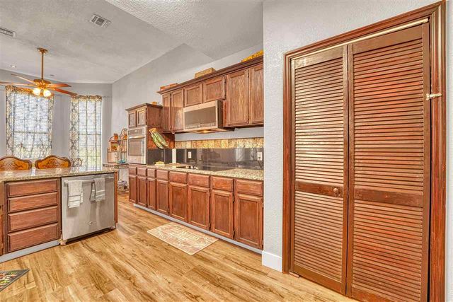 130 Stardust Cir, Walters, OK 73572