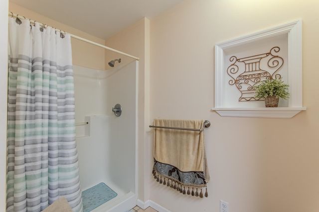 2411 KEAZEY HOLLOW RD, Waynesboro, TN 38485