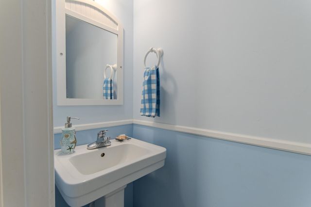 2411 KEAZEY HOLLOW RD, Waynesboro, TN 38485