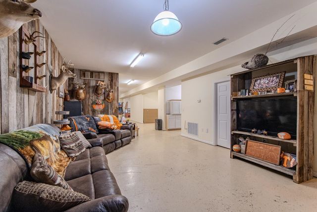 2411 KEAZEY HOLLOW RD, Waynesboro, TN 38485