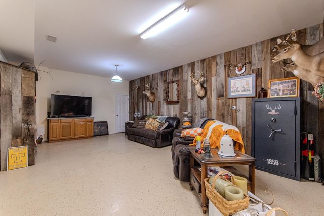 2411 KEAZEY HOLLOW RD, Waynesboro, TN 38485