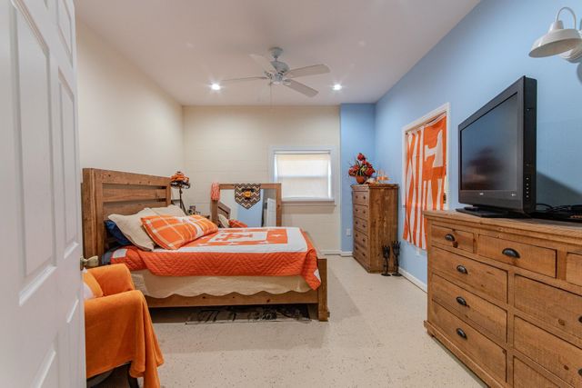 2411 KEAZEY HOLLOW RD, Waynesboro, TN 38485