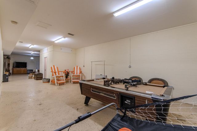 2411 KEAZEY HOLLOW RD, Waynesboro, TN 38485