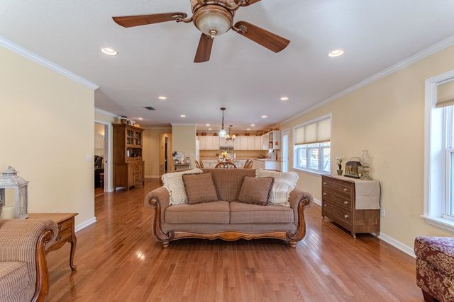 2411 KEAZEY HOLLOW RD, Waynesboro, TN 38485