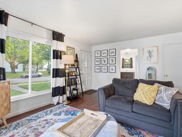 820 S Dexter Drive, Lansing, MI 48910