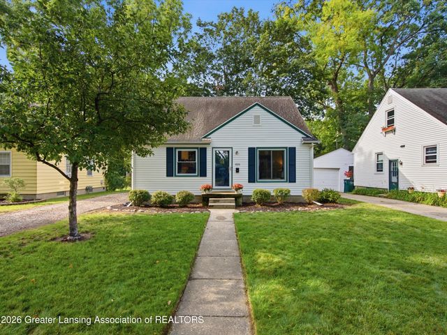 820 S Dexter Drive, Lansing, MI 48910
