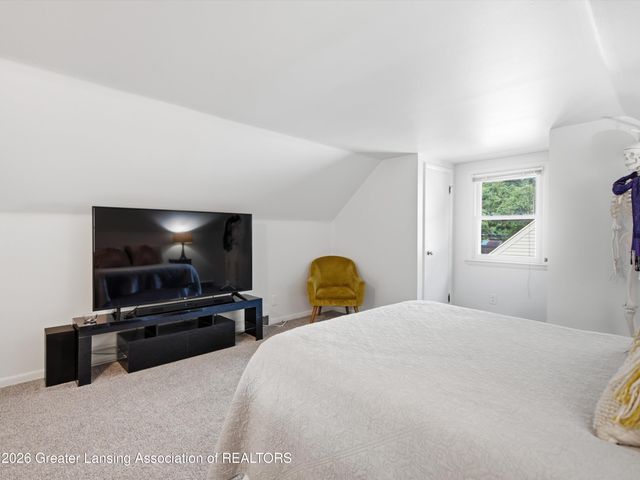 820 S Dexter Drive, Lansing, MI 48910