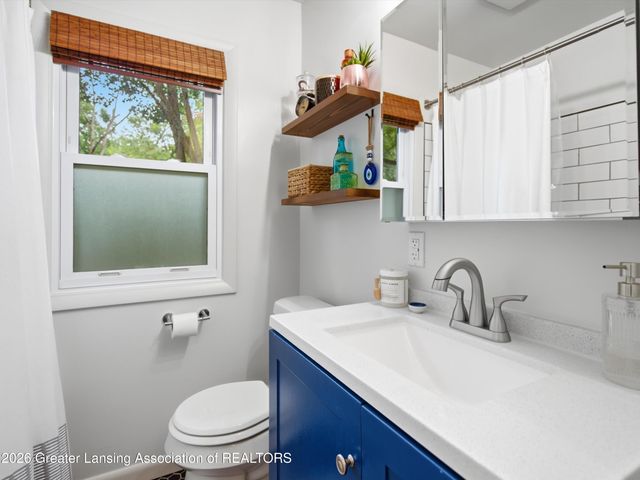 820 S Dexter Drive, Lansing, MI 48910