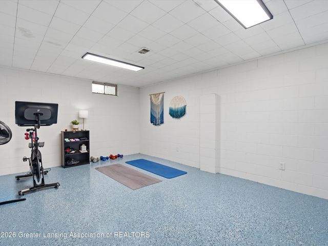 820 S Dexter Drive, Lansing, MI 48910