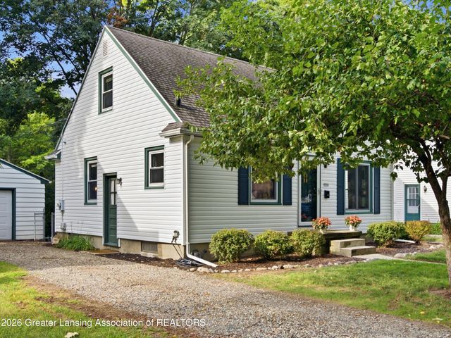 820 S Dexter Drive, Lansing, MI 48910