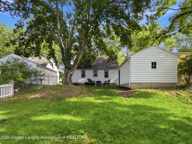 820 S Dexter Drive, Lansing, MI 48910