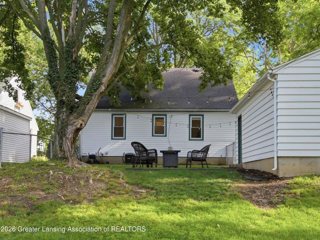 820 S Dexter Drive, Lansing, MI 48910